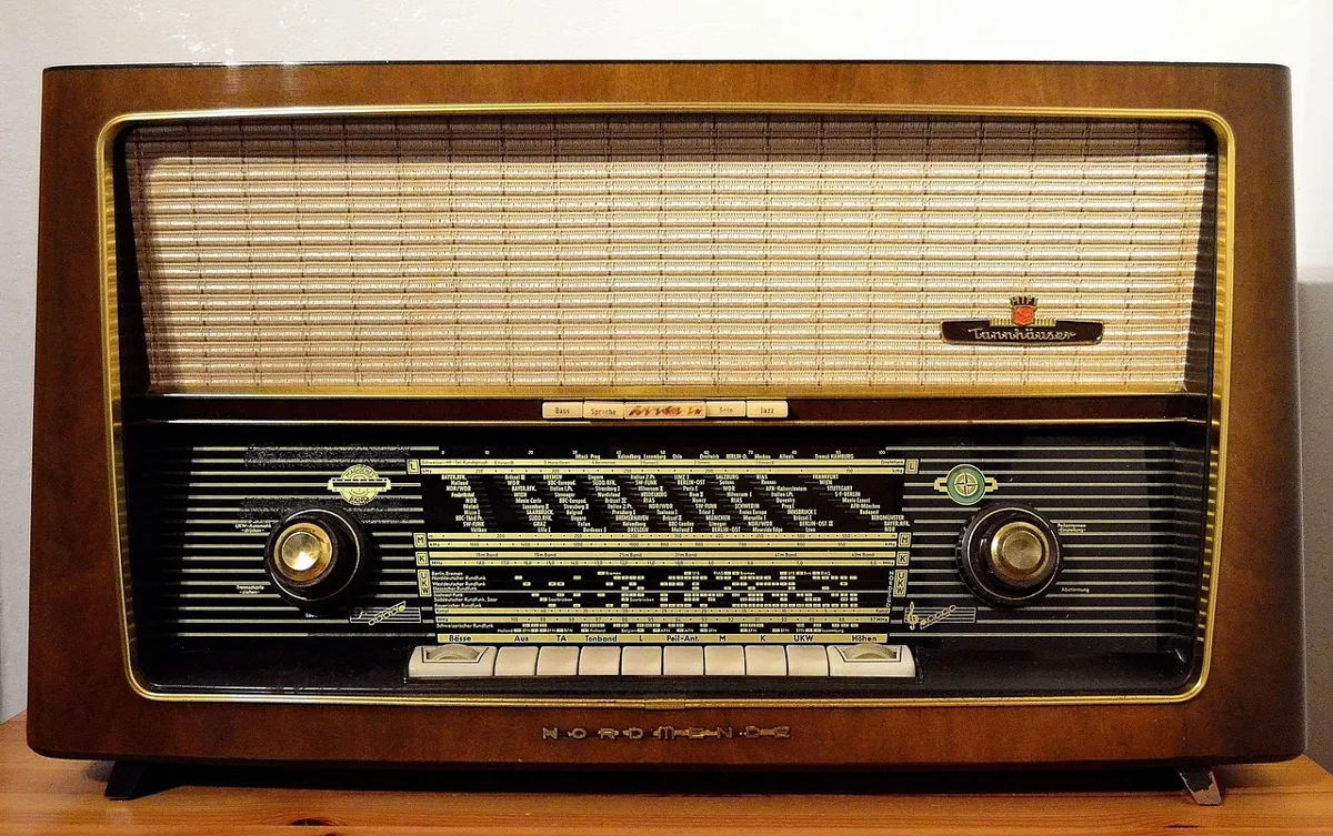 När kom radion till Sverige?